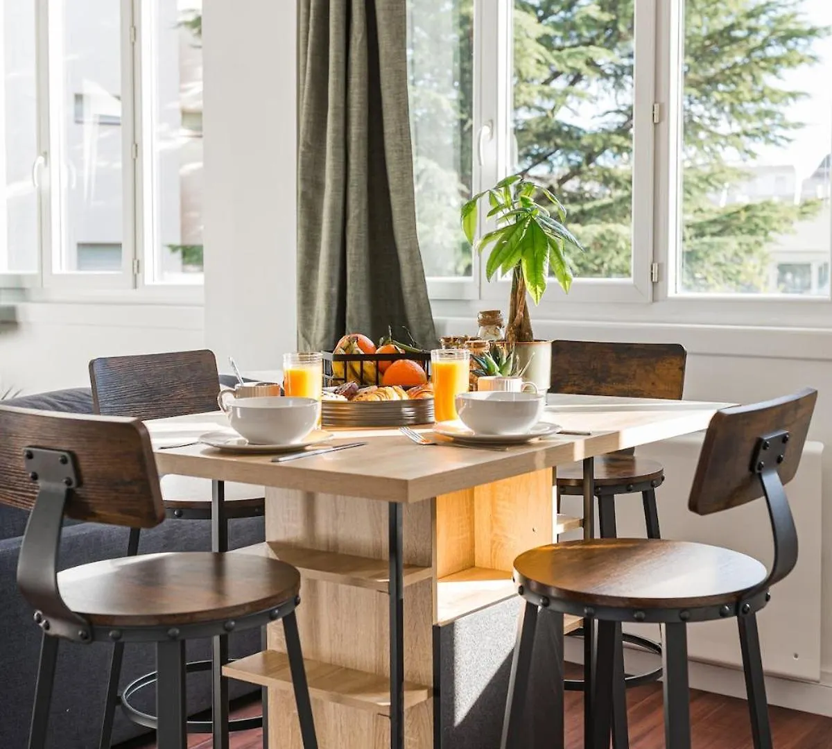 Evasion Lyonnaise Lumiere Et Confort فيليوربان 0*,